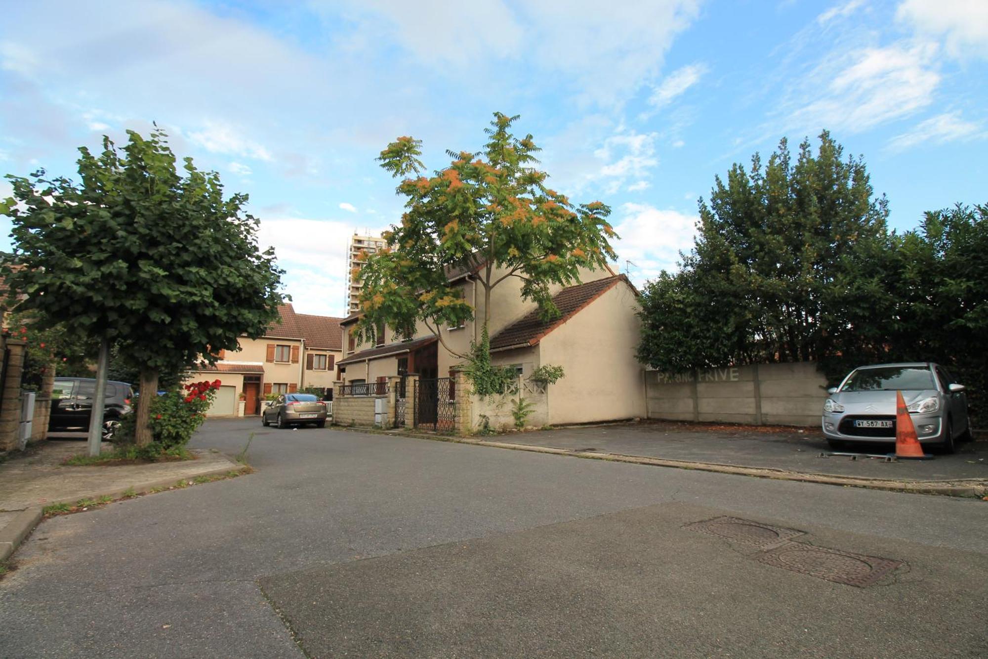 Parking Prive Gratuit - 15Mn Paris - Gare A Pied En 5Mn - Tout Equipee - Terrasse - Jardin - Stade De France - Casino D'Enghien - Hippodrome, Universite Epinay-sur-Seine Ngoại thất bức ảnh